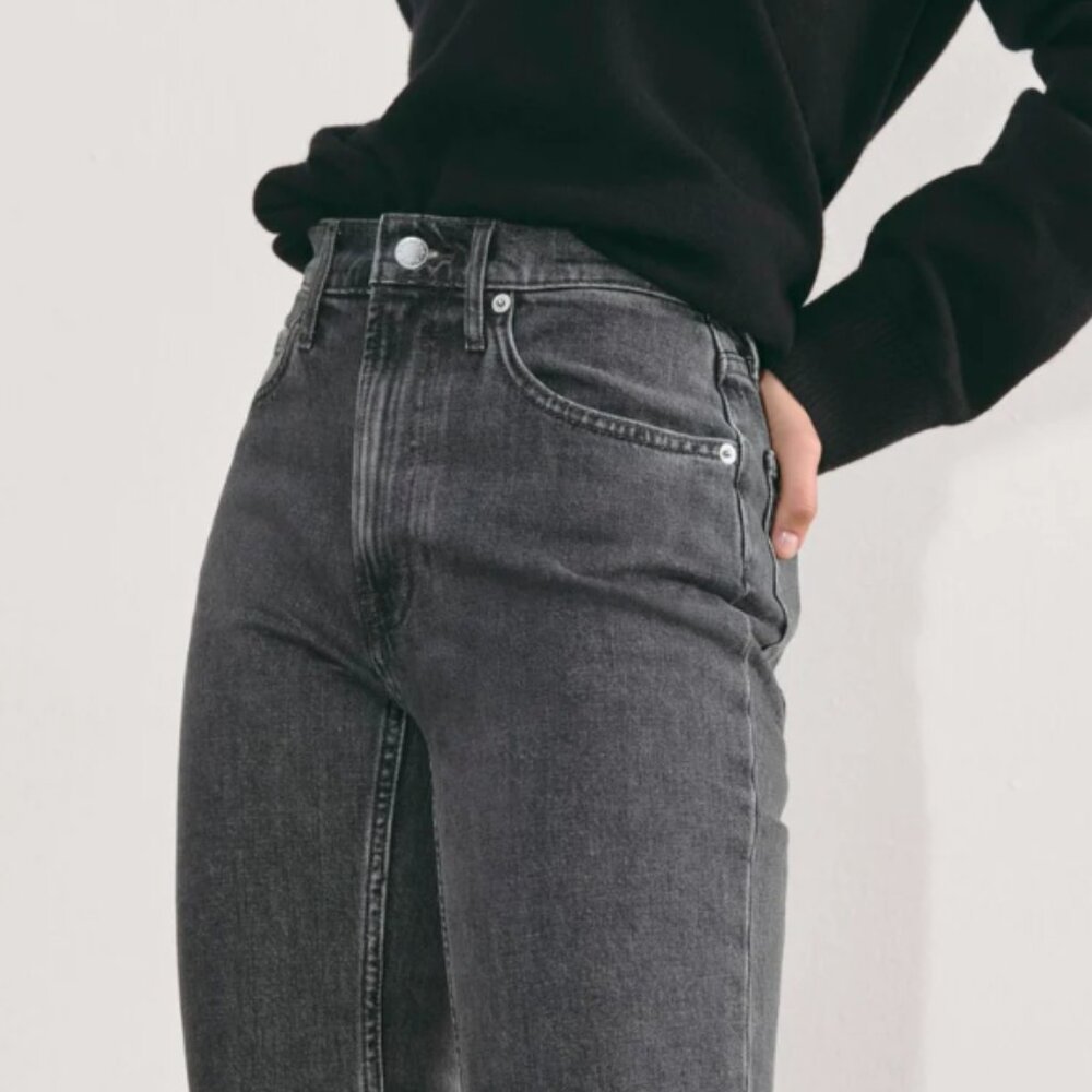 Everlane Cheeky Jean in Washed Black